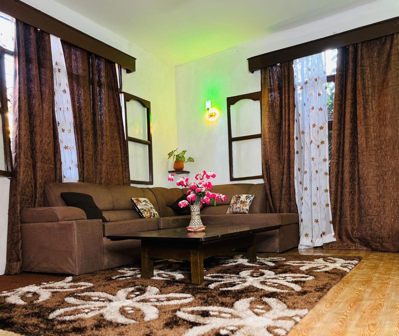 Akogo House - Bnb , Hostel, Backpackers & Volunteer Center Момбаса Экстерьер фото