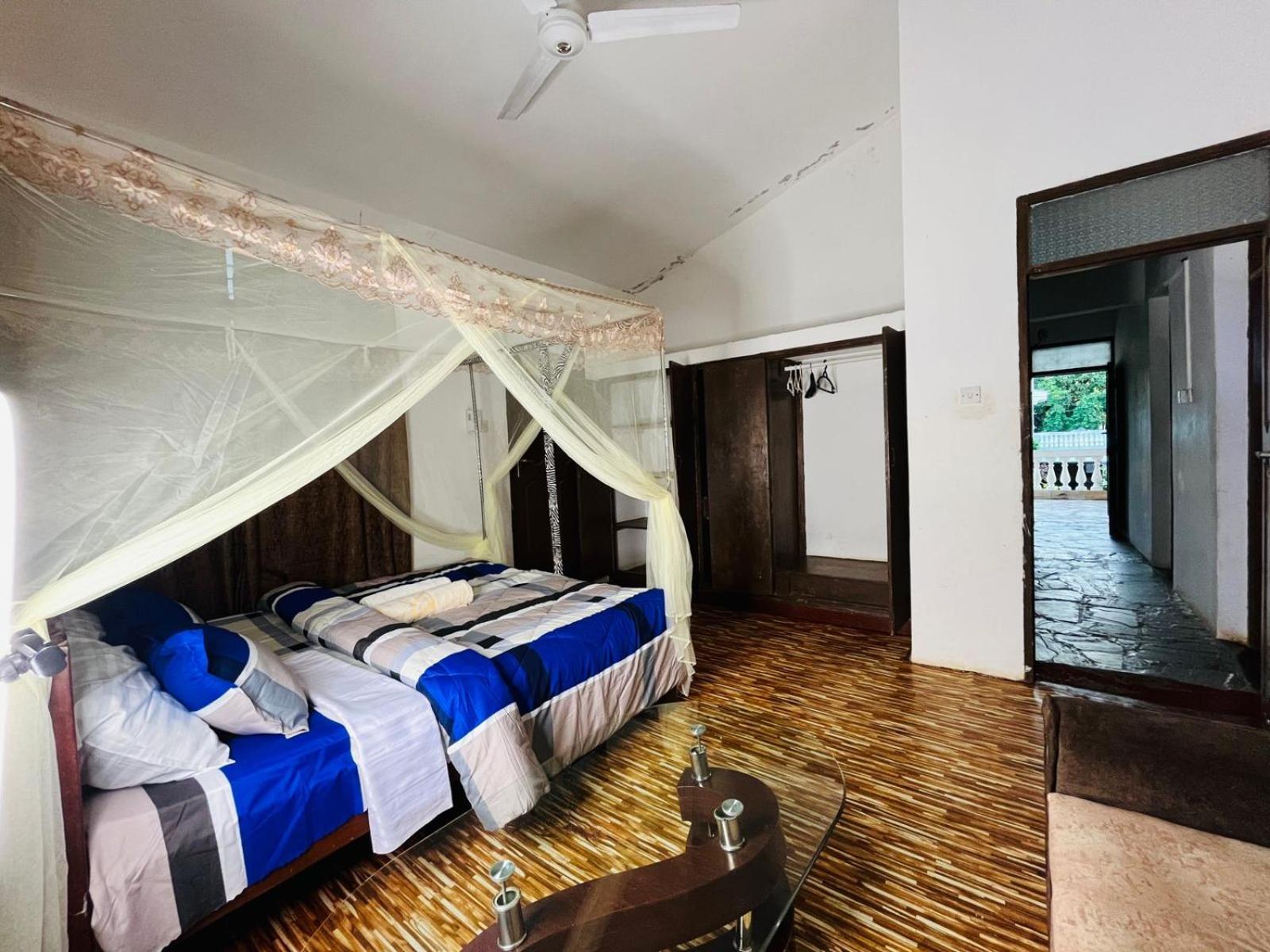 Akogo House - Bnb , Hostel, Backpackers & Volunteer Center Момбаса Экстерьер фото