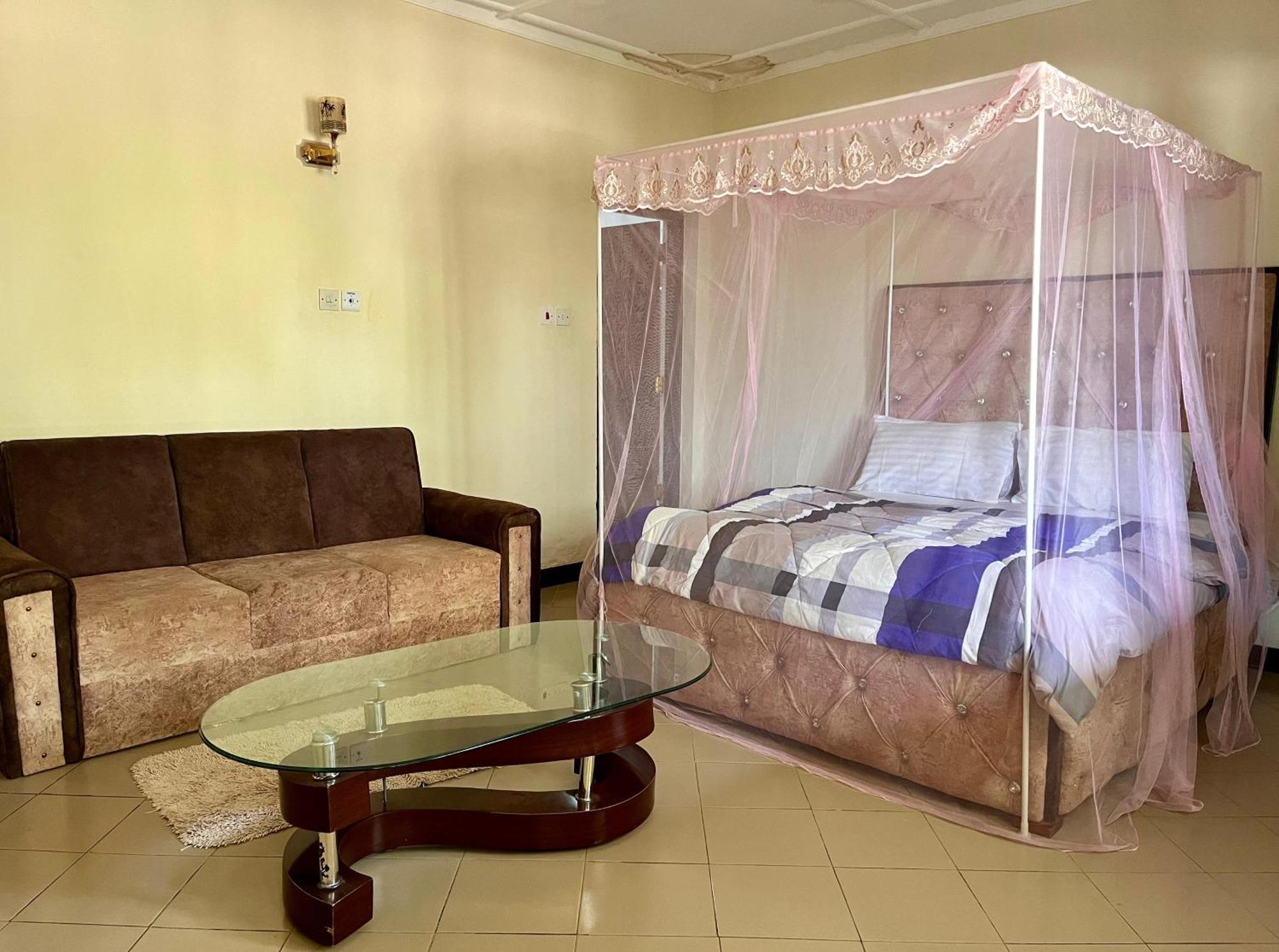 Akogo House - Bnb , Hostel, Backpackers & Volunteer Center Момбаса Экстерьер фото