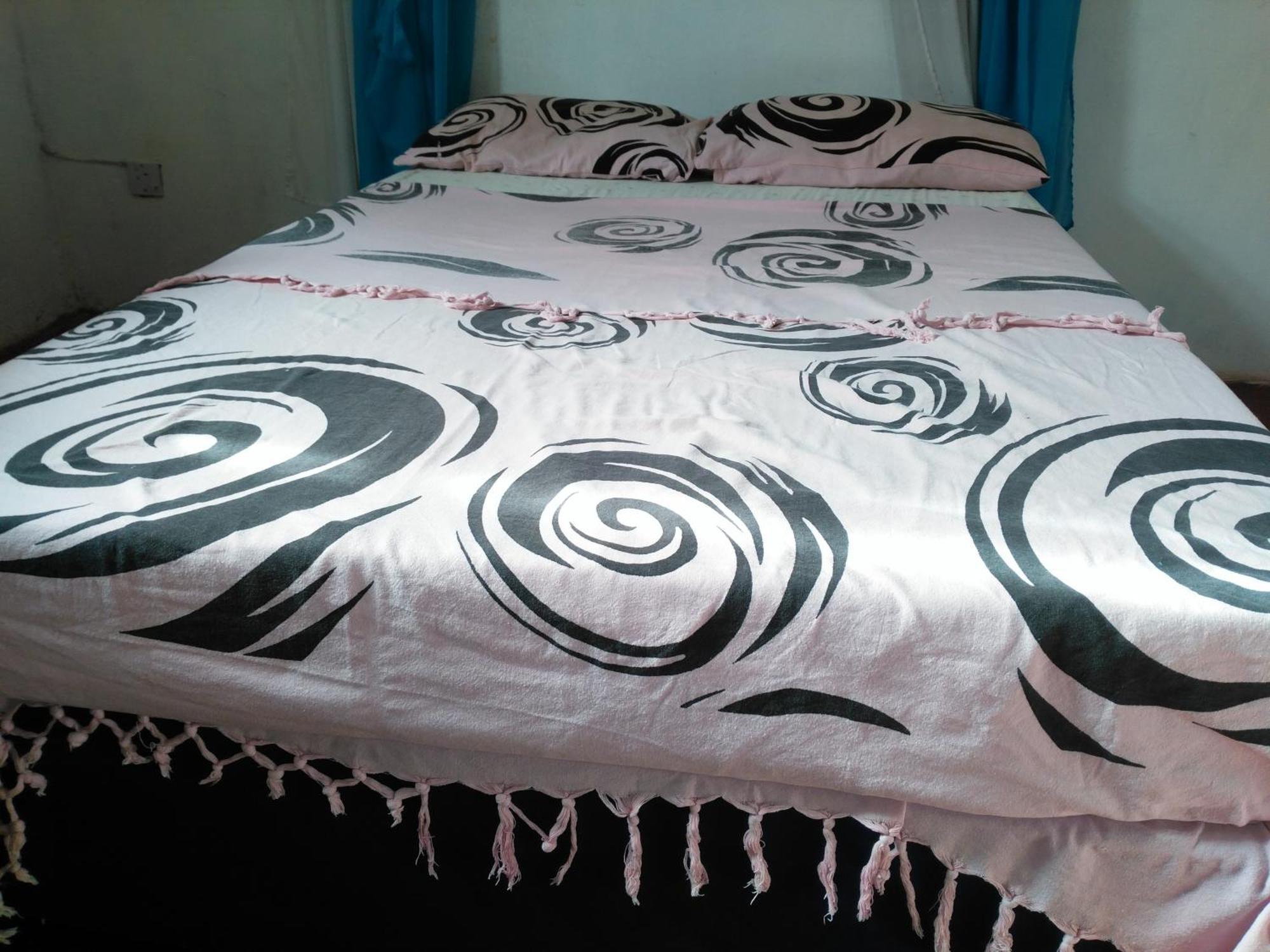 Akogo House - Bnb , Hostel, Backpackers & Volunteer Center Момбаса Экстерьер фото
