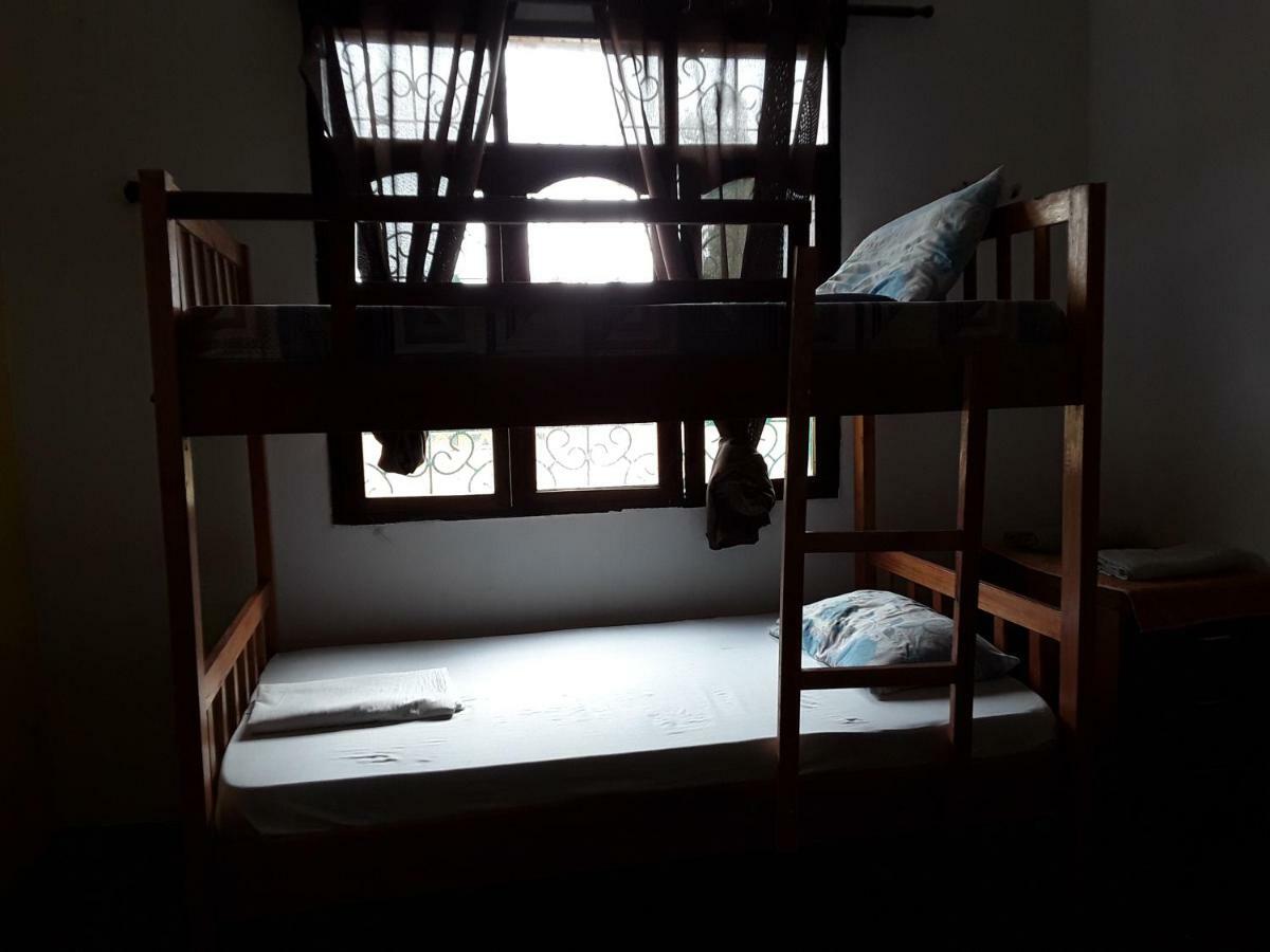 Akogo House - Bnb , Hostel, Backpackers & Volunteer Center Момбаса Экстерьер фото